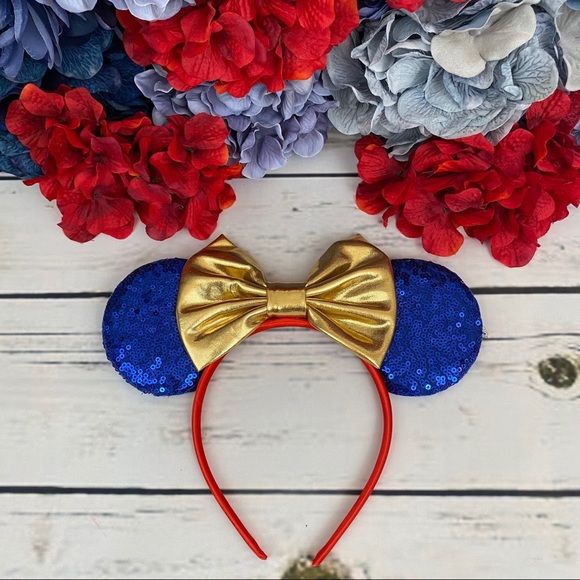 Minnie Mouse Wonder Woman Sequin Headband with Bow - Picture 2 of 10